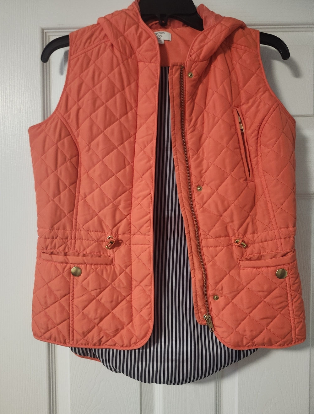 Crown & Ivy Coral Quilted Vest with Gold Accents Small